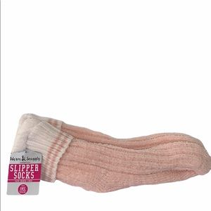 NWT Faux Sherpa Lined Baby Pink Slipper Socks w/ Grips